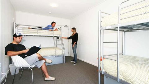 The Island Accommodation - Phillip Island YHA - Tourism Cairns 6