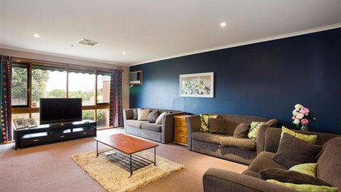 Raydon Court - Tourism Cairns 0