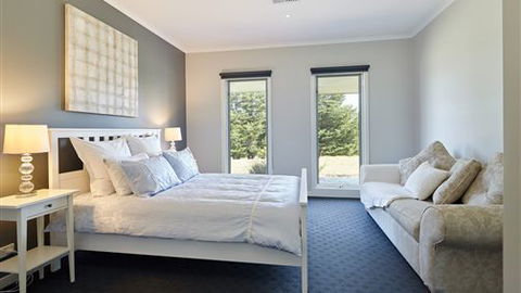 Neerim Chateau - Tourism Cairns 1