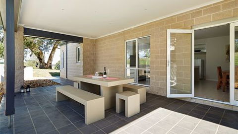 Neerim Chateau - Tourism Cairns 7