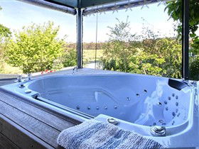 Away To Relax Massage Getaways At Welcome Springs B&B Retreat - Tourism Cairns 0