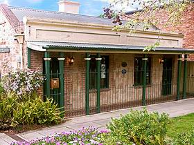 Chichester Gardens Cottage - Tourism Cairns 0