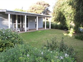Driftwood House - Tourism Cairns 1