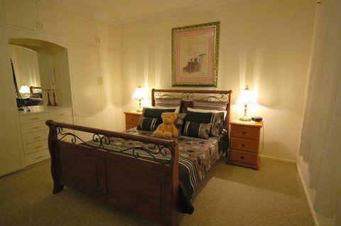 Admurraya House - Tourism Cairns 0