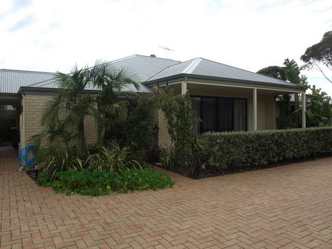 Baudins Of Busselton B&B - Tourism Cairns 0