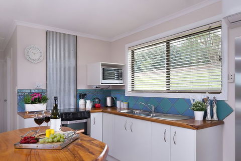 Jacaranda Cottages - Tourism Cairns 8