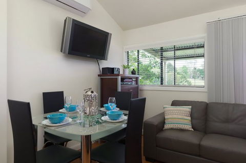 Jacaranda Cottages - Tourism Cairns 2