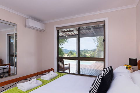 Jacaranda Cottages - Tourism Cairns 12