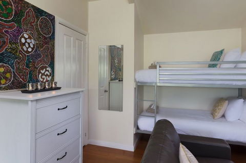 Jacaranda Cottages - Tourism Cairns 5