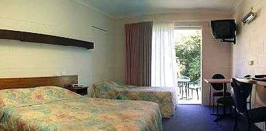 Corlette Palms Motor Inn - Tourism Cairns 0