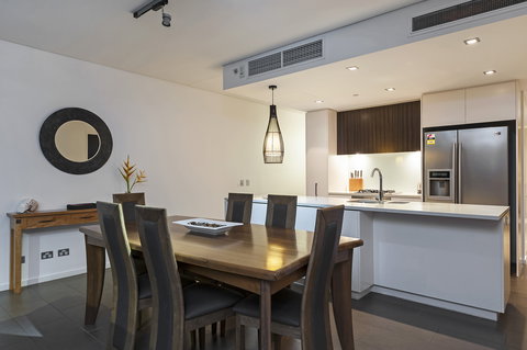 Darwin Waterfront Apartments - Tourism Cairns 4