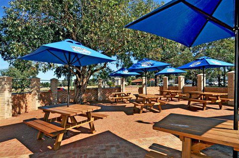 Drakesbrook Hotel - Tourism Cairns 1