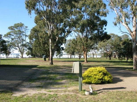 Eagle Point Caravan Park - Tourism Cairns 0