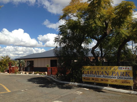 Gympie Caravan Park - Queens Park - Tourism Cairns 5