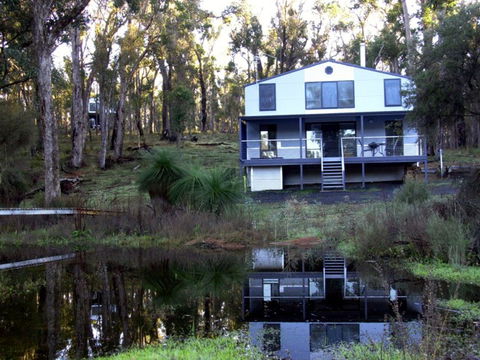 Hidden Grove Retreat - Tourism Cairns 0
