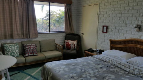 Holland Park Motel - Tourism Cairns 1