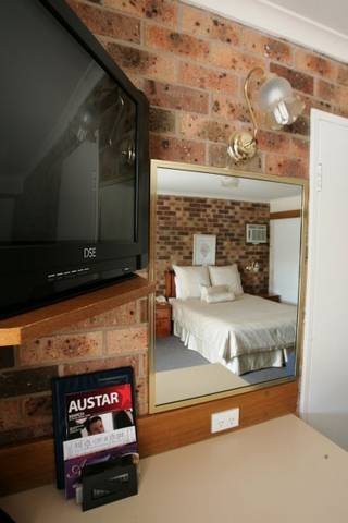 Kinross Inn - Tourism Cairns 1
