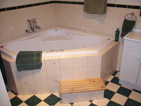 Limestone View (Naracoorte Cottages) - Tourism Cairns 2