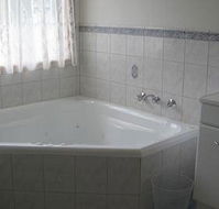 Macburn Self Contained Cottages Dog Friendly - Tourism Cairns