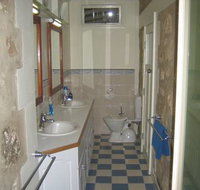 MacDonnell House Naracoorte Cottages - Tourism Cairns