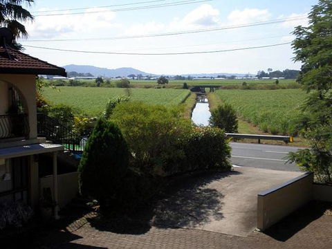 Poinciana Motel - Tourism Cairns 0