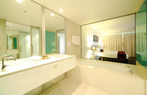 Q1 Resort & Spa - Tourism Cairns 4