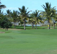 Queens Beach Tourist Village - Tourism Cairns