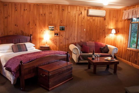 Balingup Heights Hilltop Forest Cottages - Tourism Cairns 8
