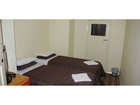 Capertee Royal Hotel - Tourism Cairns 6