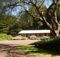 Twelve Apostles Motel  Country Retreat - Tourism Cairns