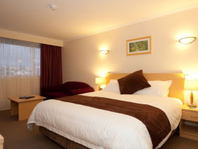 BEST WESTERN Balmoral Motor Inn - Tourism Cairns 1