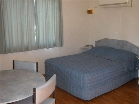 Riverside Caravan Park - Tourism Cairns 3