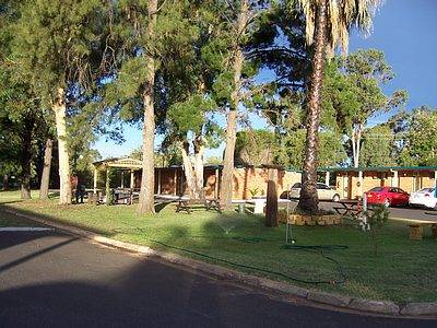 Silver Oaks Motel - Tourism Cairns 1