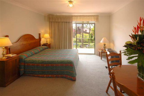 The Belmore All-Suite Hotel - Tourism Cairns 0