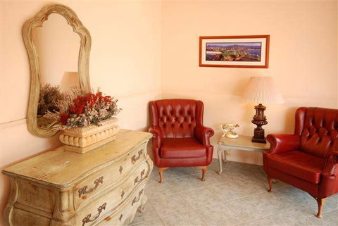 The Belmore All-Suite Hotel - Tourism Cairns 1