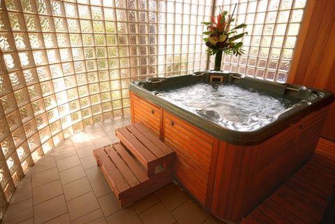The Belmore All-Suite Hotel - Tourism Cairns 2