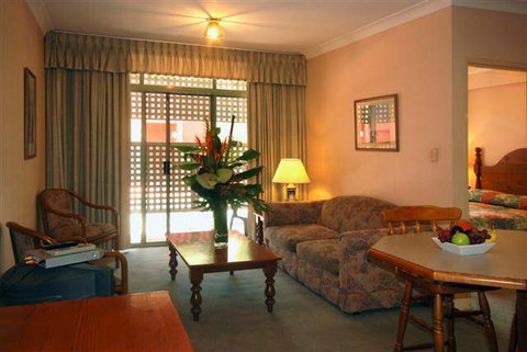 The Belmore All-Suite Hotel - Tourism Cairns 4