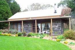 The Studio & The Barn - Tourism Cairns 0