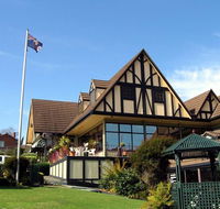 Village Family Motor Inn - Tourism Cairns