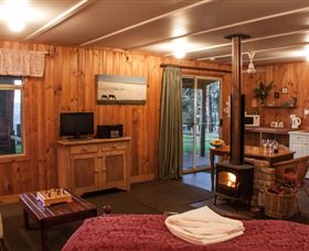 Balingup Heights Hilltop Forest Cottages - Tourism Cairns 3