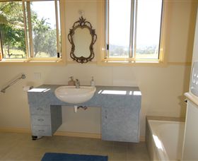 Acacia Park Farm House - Tourism Cairns 1