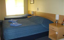 Benjamin Singleton Motel - Singleton - Tourism Cairns 1