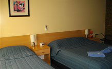 Benjamin Singleton Motel - Singleton - Tourism Cairns 3