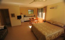Ned's Bed Horse And Dog-Otel - Clybucca - Tourism Cairns 0