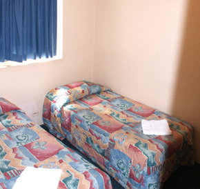 Metropolitan Motor Inn - Tourism Cairns 3