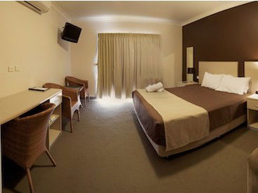 Warners At The Bay - Tourism Cairns 1