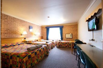 Blue Gum Motor Inn - Tourism Cairns 2