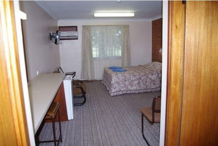 Castlereagh Motor Inn - Tourism Cairns 3