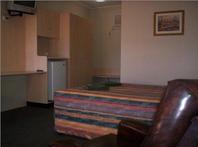 Gilgandra Motel - Tourism Cairns 1