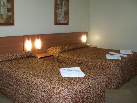 Molong Motor Inn - Tourism Cairns 1